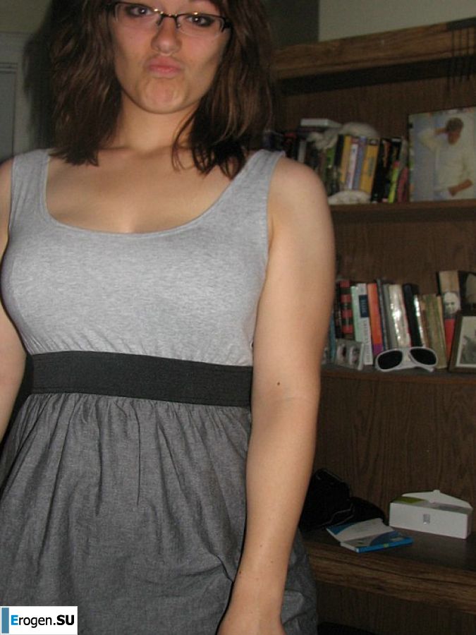 A girl with large breasts poses in clothes and then undresses. Part 2. Photo 17