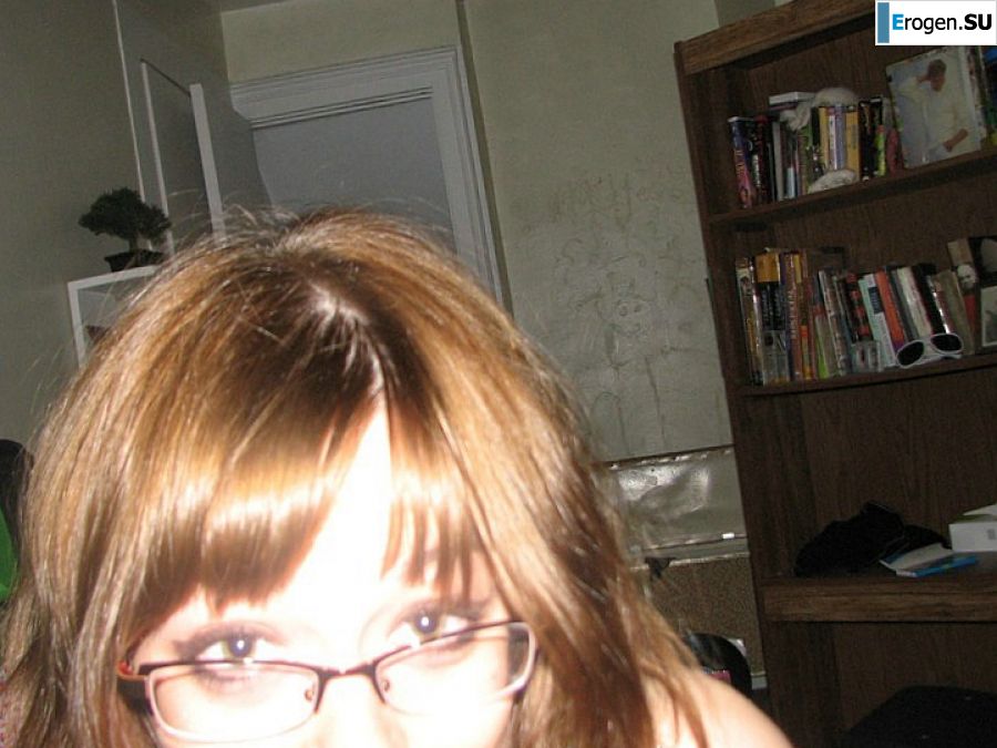 A girl with large breasts poses in clothes and then undresses. Part 2. Photo 22