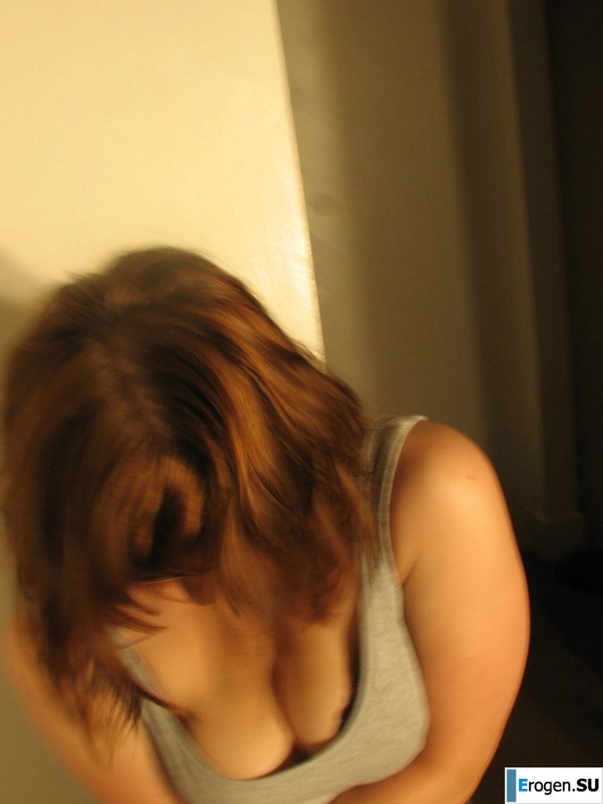 A girl with large breasts poses in clothes and then undresses. Part 2. Photo 27