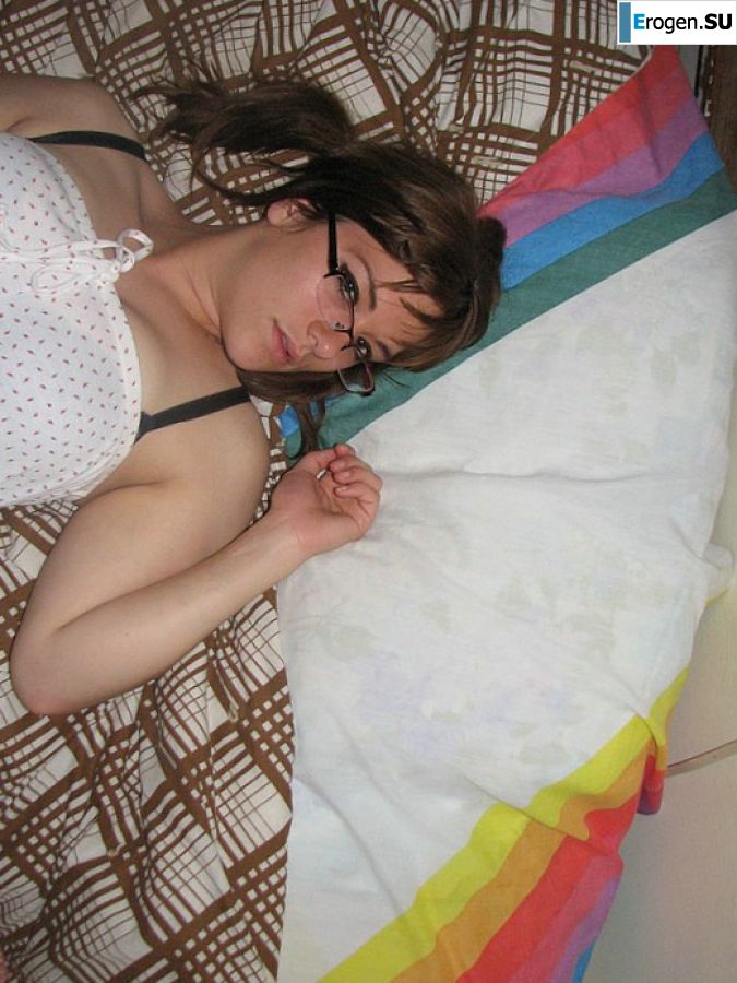 A girl with large breasts poses in clothes and then undresses. Part 2. Photo 42