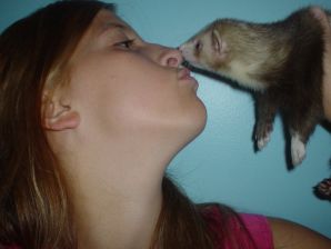 Молодую студентку с татуировками застали спящей после вечеринки. Эскиз 29