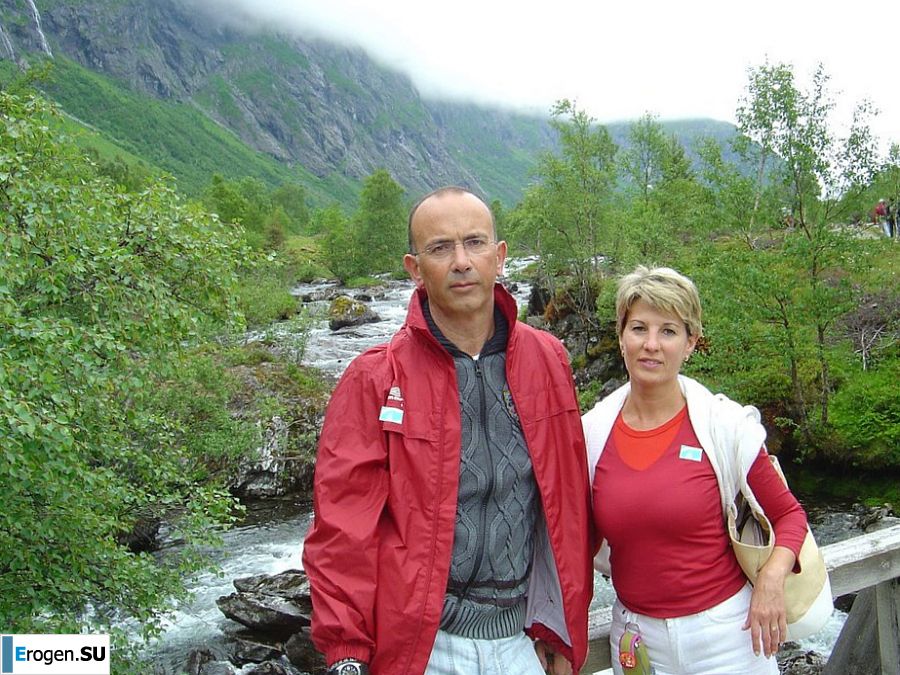 A mature woman showed her neat breasts on vacation. Photo 14