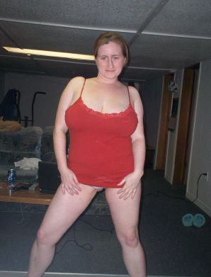 Busty woman posing in short dresses. Thumb 12