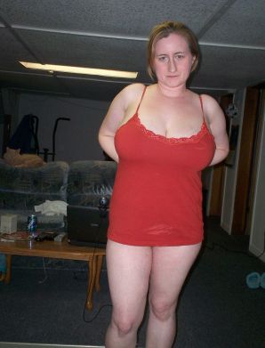 Busty woman posing in short dresses. Thumb 5