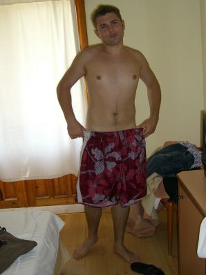 Аппетитная студентка сняла с себя все и показала бритую письку. Эскиз 32