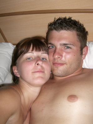 Аппетитная студентка сняла с себя все и показала бритую письку. Эскиз 48