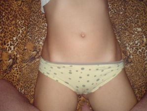 The girl undressed in front of her boyfriend and showed her wet pussy. Thumb 10