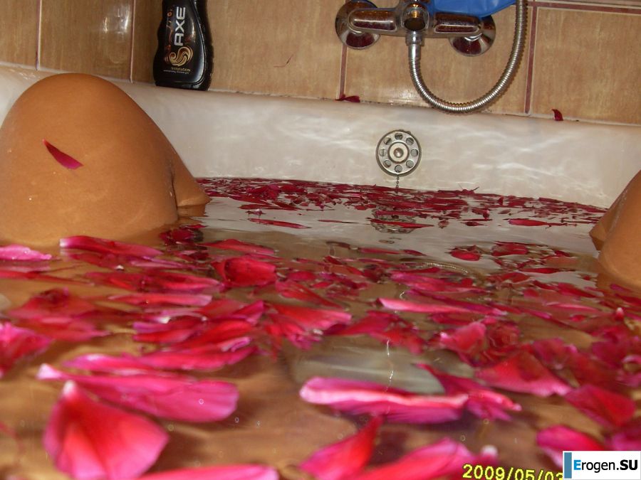 Playful mom and daughter show panties. Photo 19