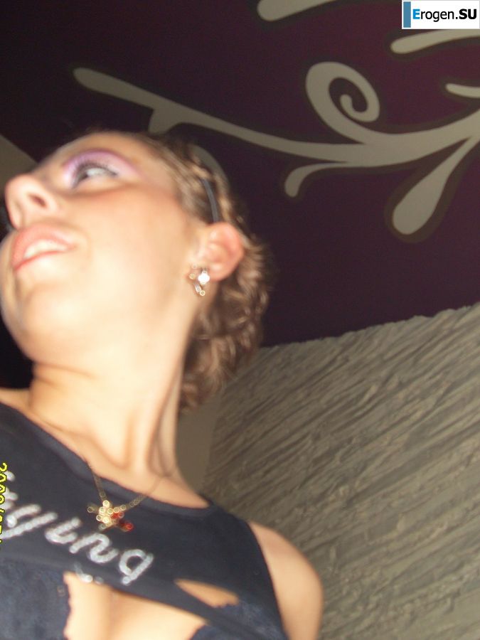 Playful mom and daughter show panties. Photo 22