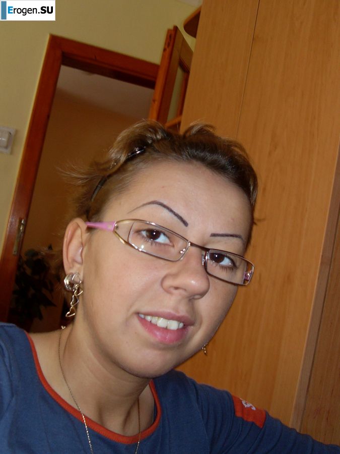 Playful mom and daughter show panties. Photo 6