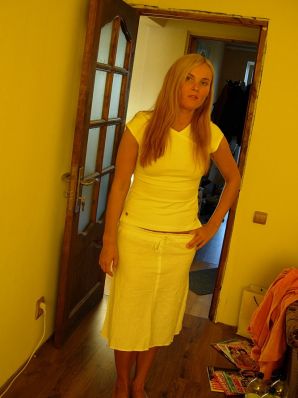 Shameless blonde in a white T-shirt takes off her panties and becomes cancer. Thumb 17