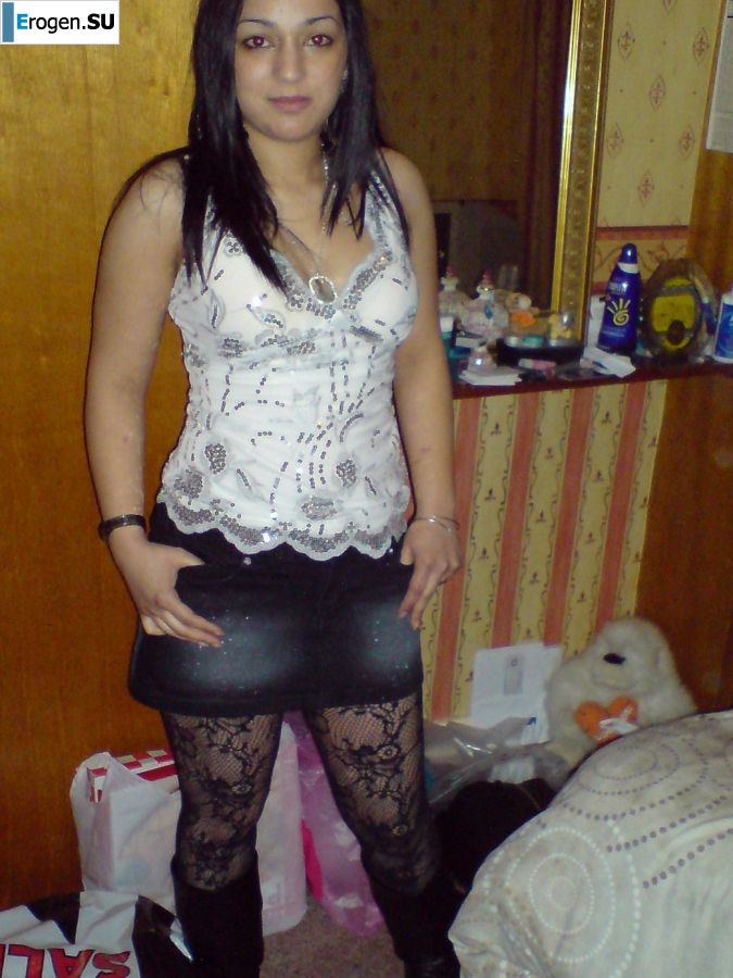 An Asian woman is lying on a bed in her underwear and showing off her ass. Photo 23