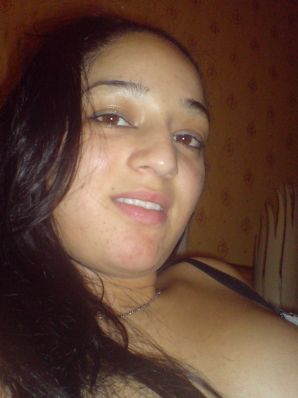 An Asian woman is lying on a bed in her underwear and showing off her ass. Thumb 30