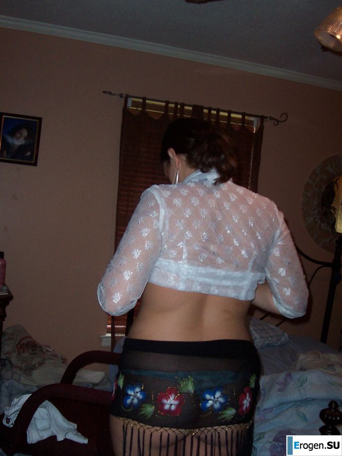 Брюнетка станцевала стриптиз, разделась и раздвинула ноги. Фото 15