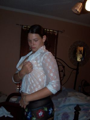 Брюнетка станцевала стриптиз, разделась и раздвинула ноги. Эскиз 16