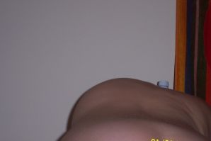 Брюнетка станцевала стриптиз, разделась и раздвинула ноги. Эскиз 26