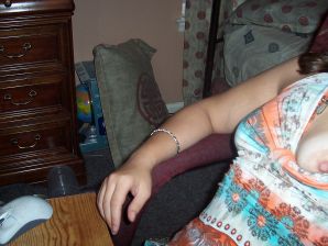 Брюнетка станцевала стриптиз, разделась и раздвинула ноги. Эскиз 6