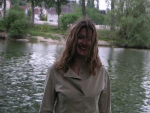 A girl shows a beautiful body to a guy and caresses herself. Thumb 24