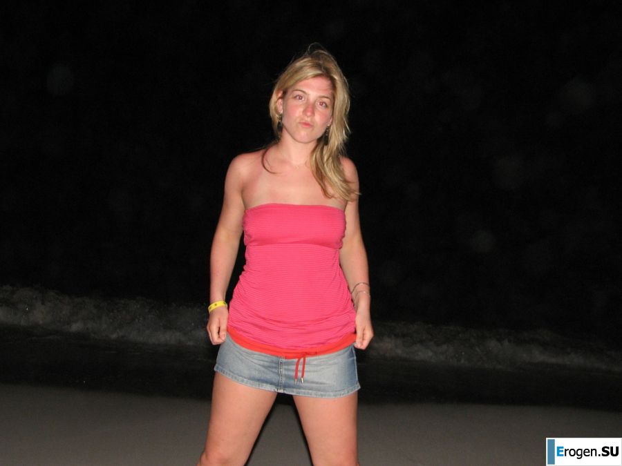 Charming blonde pulled down her blouse and bared boobs. Photo 21