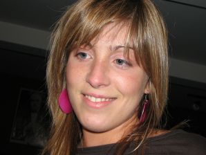 Charming blonde pulled down her blouse and bared boobs. Thumb 10