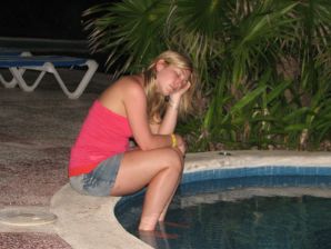 Charming blonde pulled down her blouse and bared boobs. Thumb 24