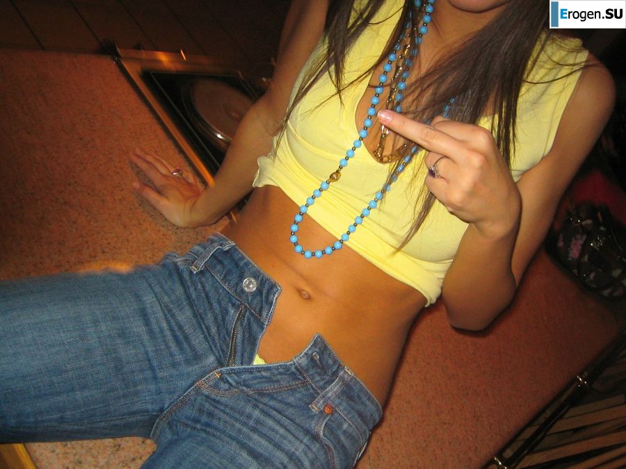 Восточная малышка развлекается со своим парнем голая. Часть 2. Фото 11