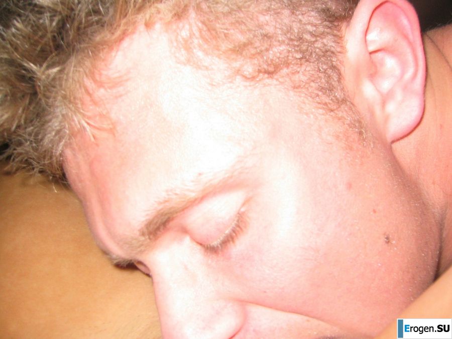 Восточная малышка развлекается со своим парнем голая. Часть 2. Фото 12