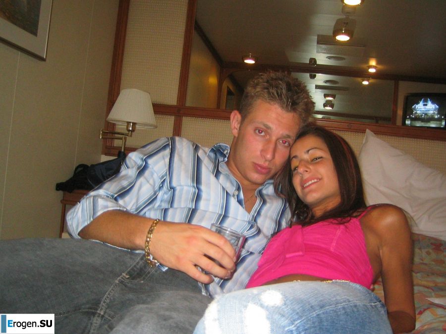 Восточная малышка развлекается со своим парнем голая. Часть 2. Фото 40