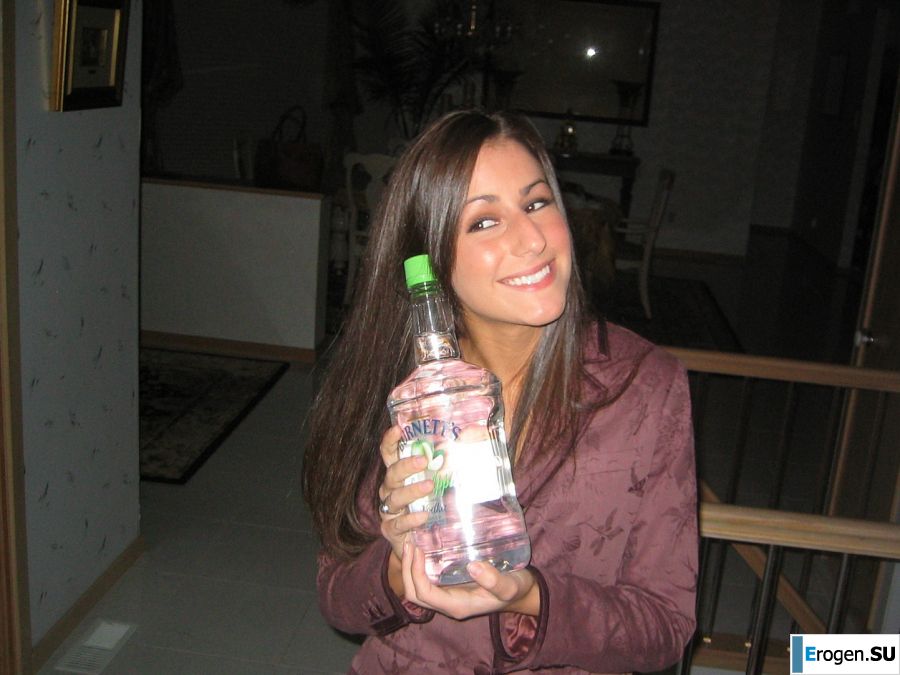 Восточная малышка развлекается со своим парнем голая. Часть 2. Фото 8