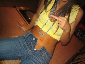 Восточная малышка развлекается со своим парнем голая. Часть 2. Эскиз 11