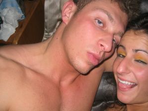 Восточная малышка развлекается со своим парнем голая. Часть 2. Эскиз 13