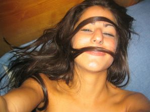 Восточная малышка развлекается со своим парнем голая. Часть 2. Эскиз 20