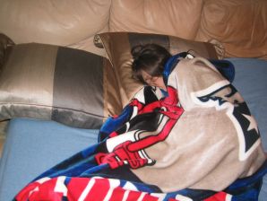 Восточная малышка развлекается со своим парнем голая. Часть 2. Эскиз 27