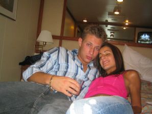 Восточная малышка развлекается со своим парнем голая. Часть 2. Эскиз 40