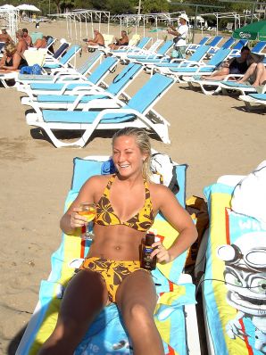 Athletic girl showed elastic boobs. Thumb 20