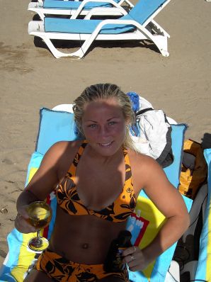 Athletic girl showed elastic boobs. Thumb 21