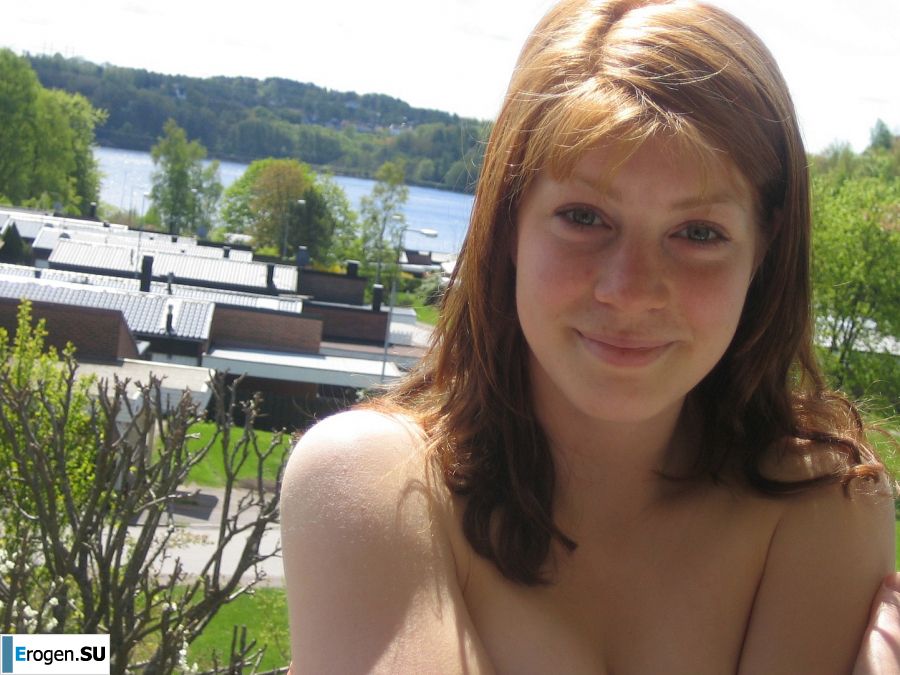 Задорная студентка с мохнатой киской голая купается в озере. Фото 41