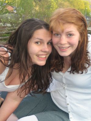 Задорная студентка с мохнатой киской голая купается в озере. Эскиз 32