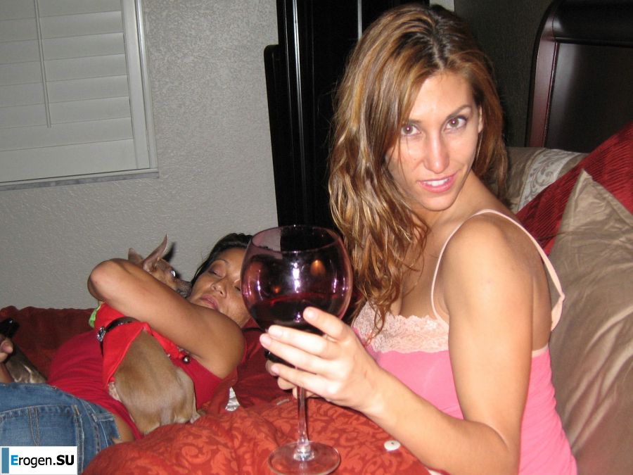 Сестрички теребят друг друга за соски и вылизывают киски. Фото 20