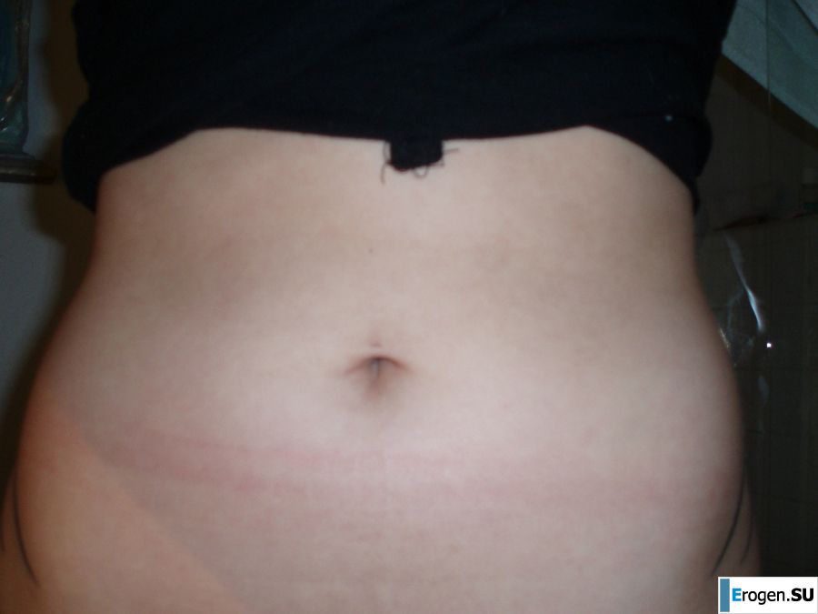 A student with a pierced nipple and tattoos undressed and showed a pussy. Photo 21