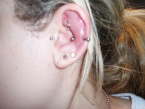 A student with a pierced nipple and tattoos undressed and showed a pussy. Thumb 32