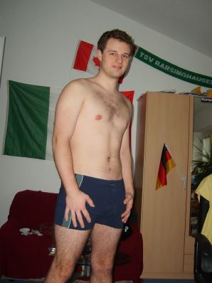 Ролевые игры яркой брюнетки в короткой юбке и ее парня. Эскиз 19