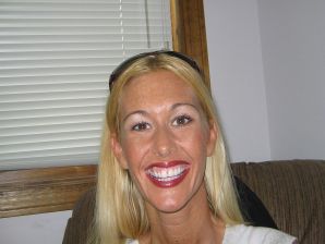 Зрелая блондинка в розовом белье показала попку и достала вибратор. Эскиз 35