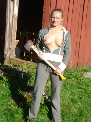 Cute blonde in pink panties showed tight boobs. Thumb 22