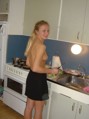 Cute blonde in pink panties showed tight boobs. Thumb 23