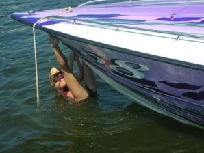 Симпатичная блондинка оголяется в туалете и раздвигает ноги в постели. Часть 3. Эскиз 40