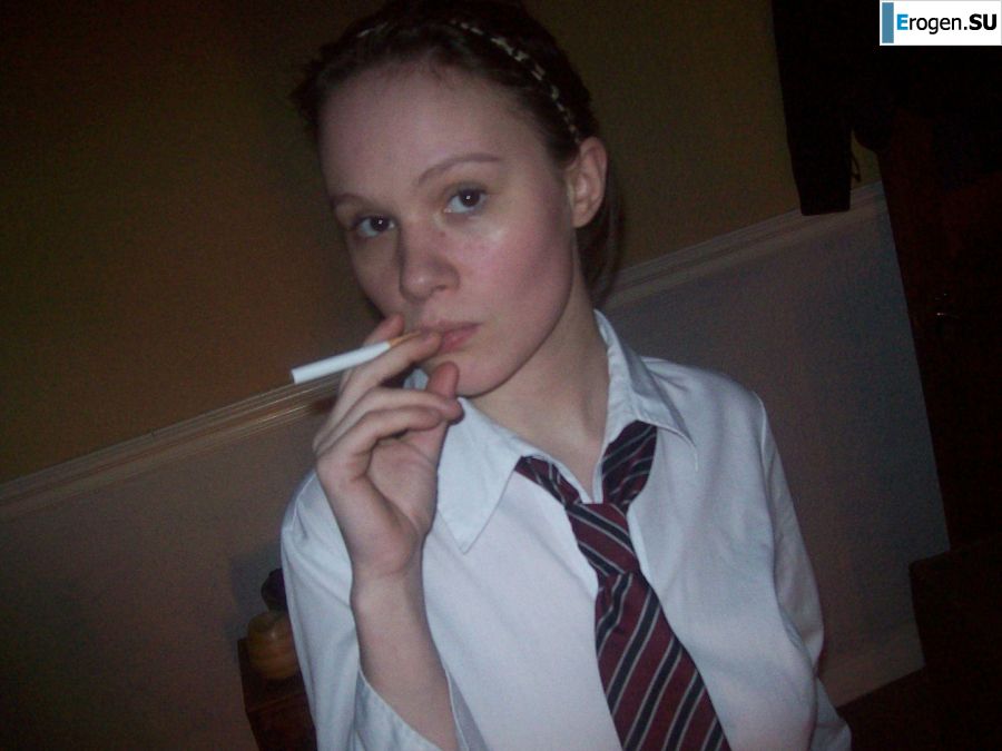 Young mischievous brunette shows elastic breasts and ass. Photo 4