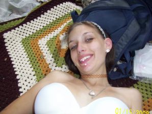 A sexy student undressed and showed her ass on a picnic. Thumb 10