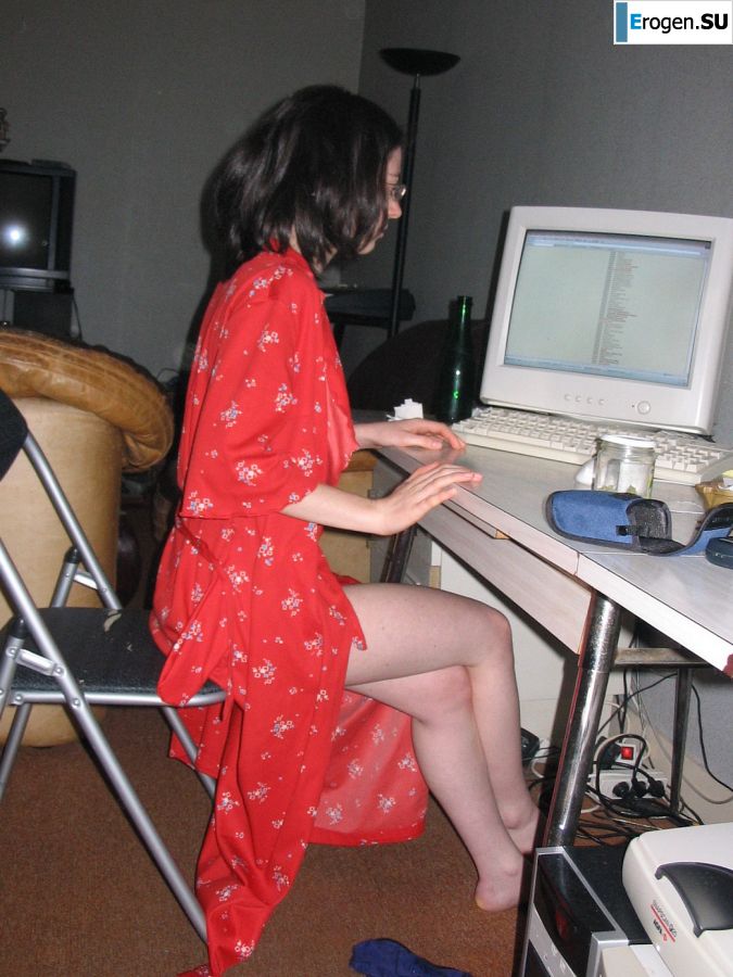 A girl with a furry pussy masturbates in front of a guy. Photo 12