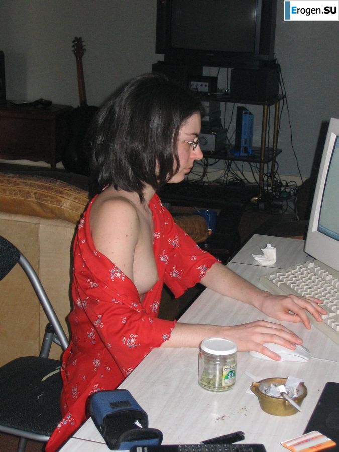 A girl with a furry pussy masturbates in front of a guy. Photo 13